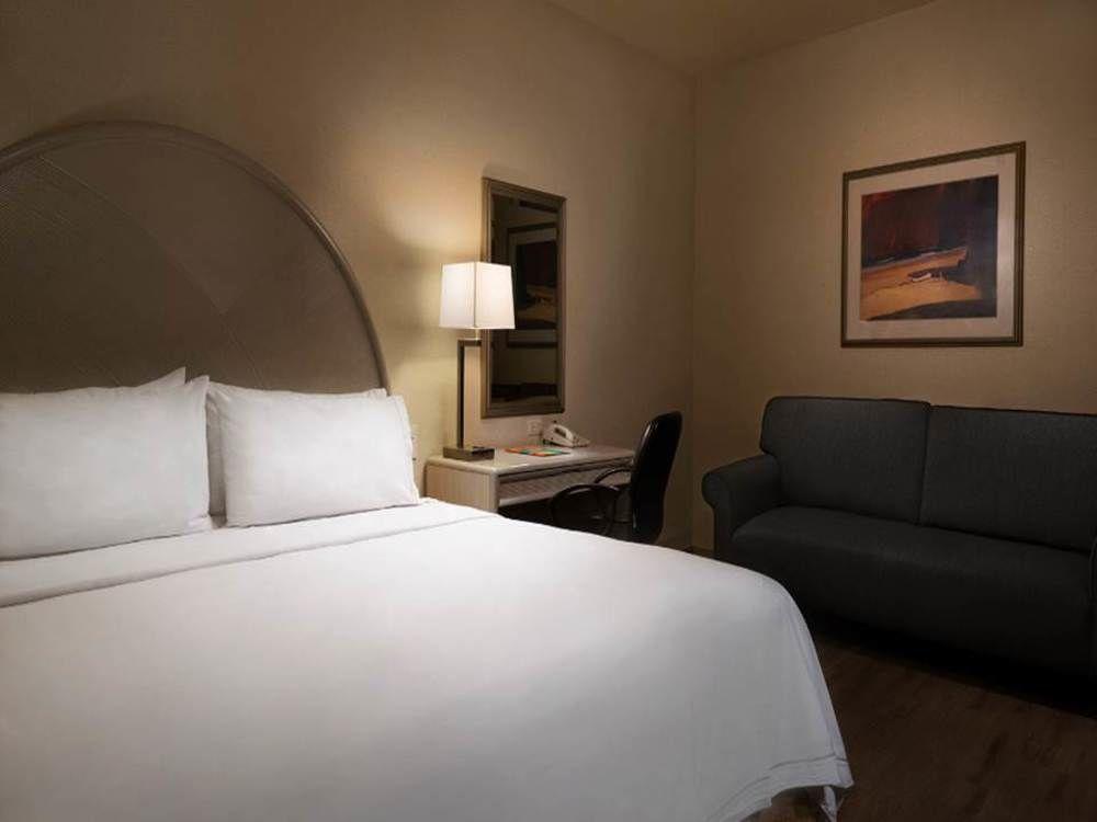 Holiday Inn Express Monterrey Galerias-San Jeronimo By Ihg Exterior photo