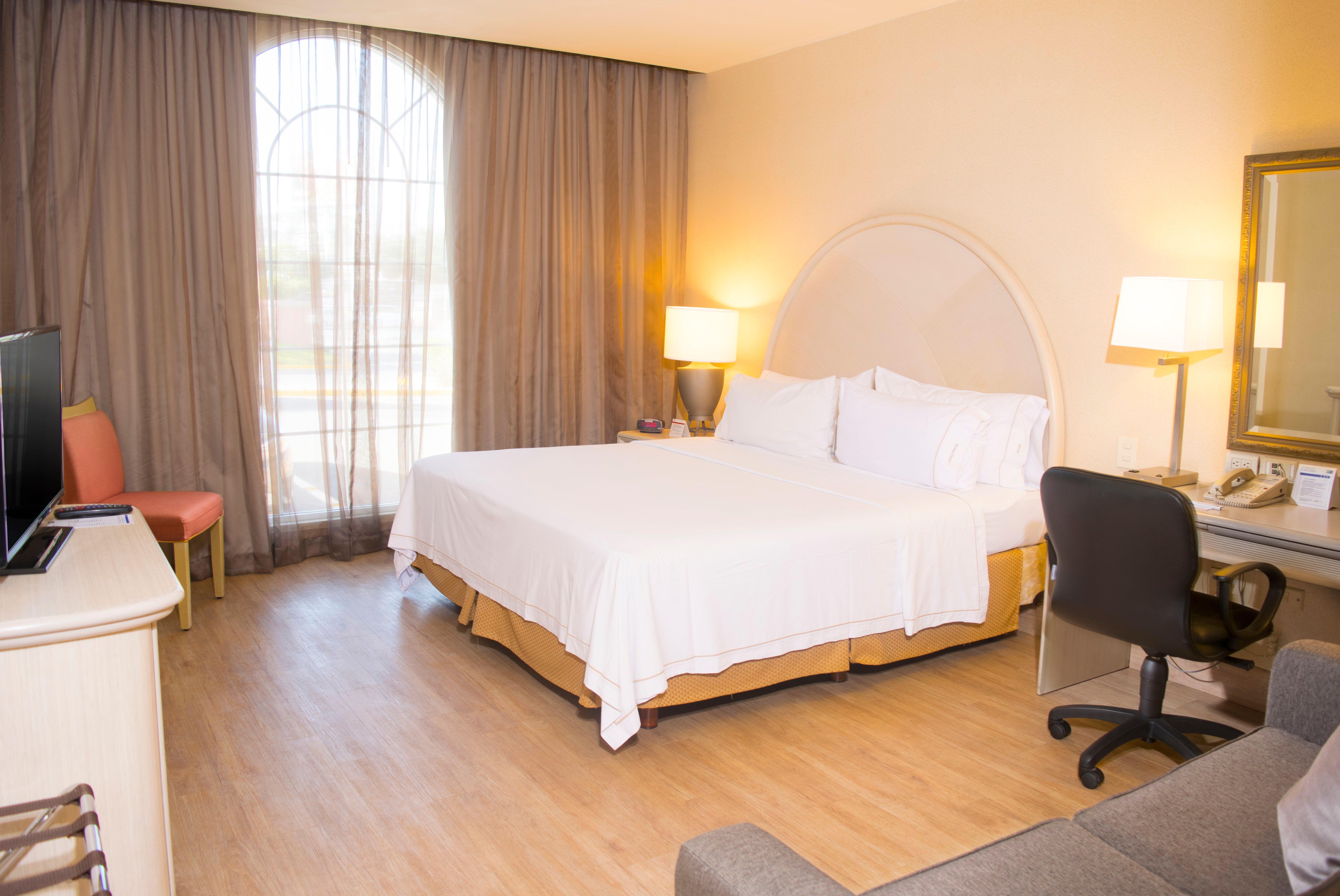 Holiday Inn Express Monterrey Galerias-San Jeronimo By Ihg Exterior photo
