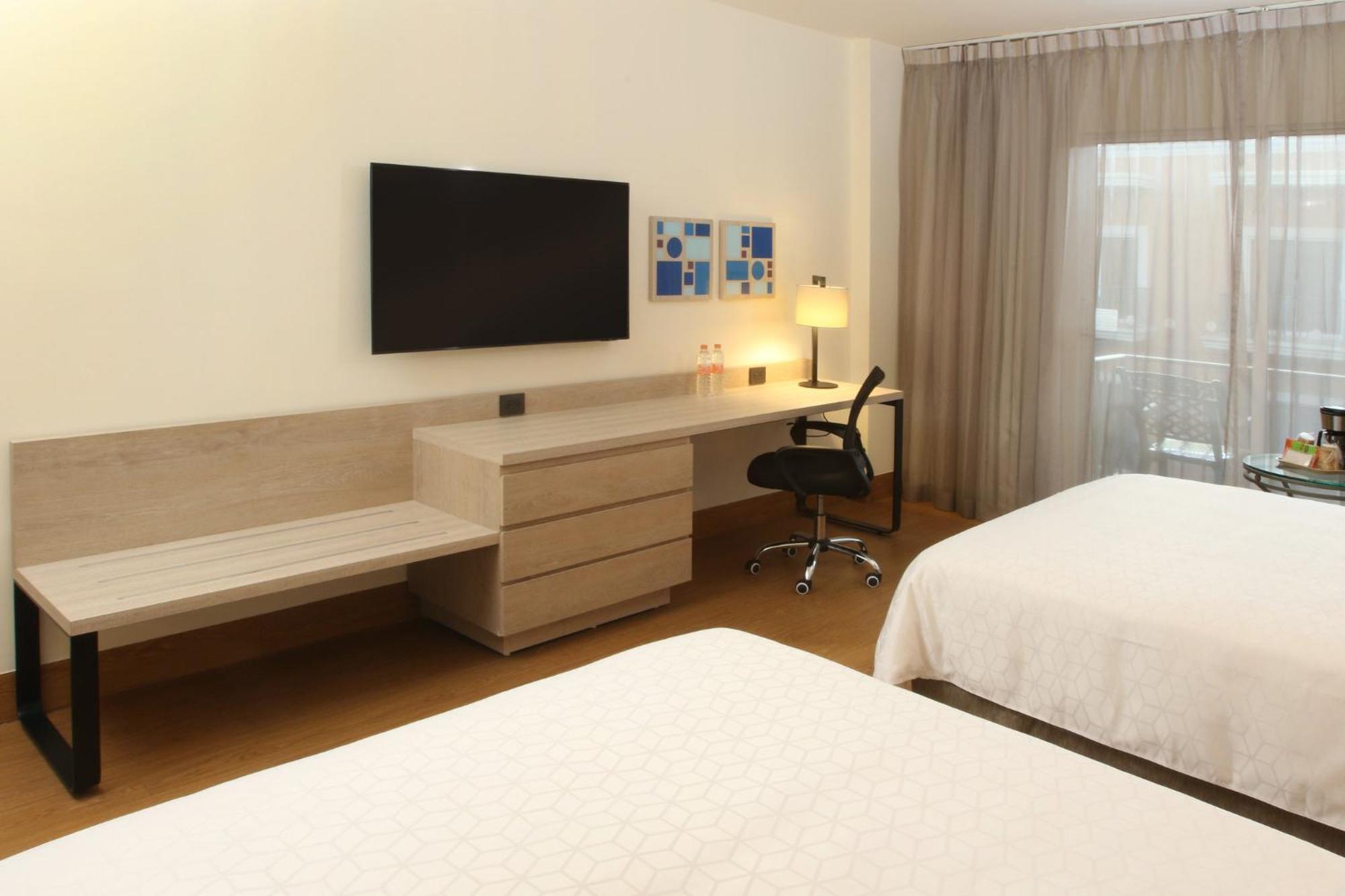 Holiday Inn Express Monterrey Galerias-San Jeronimo By Ihg Exterior photo