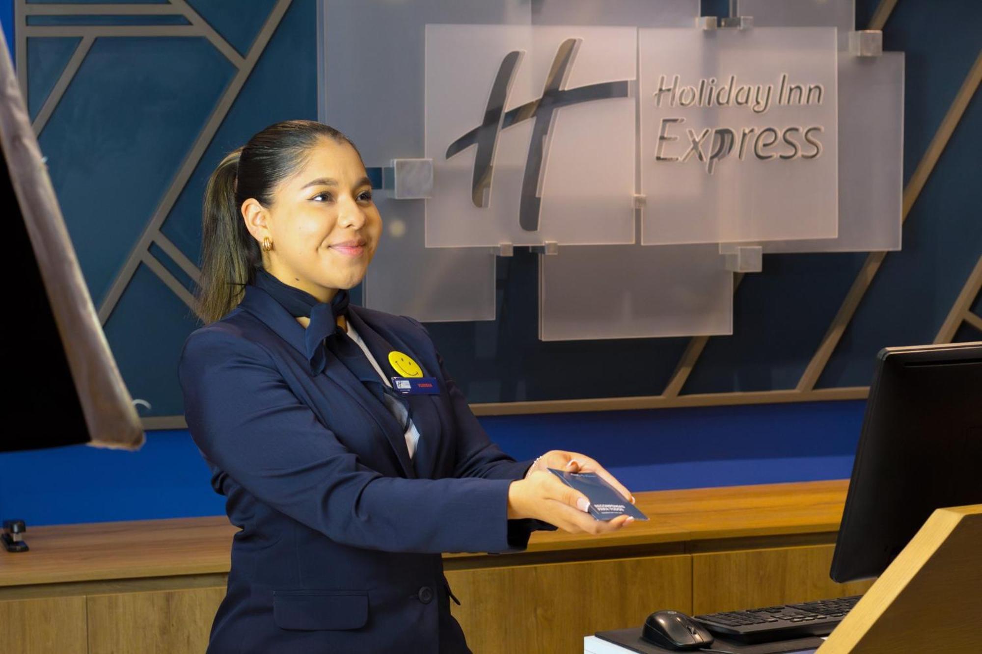 Holiday Inn Express Monterrey Galerias-San Jeronimo By Ihg Exterior photo