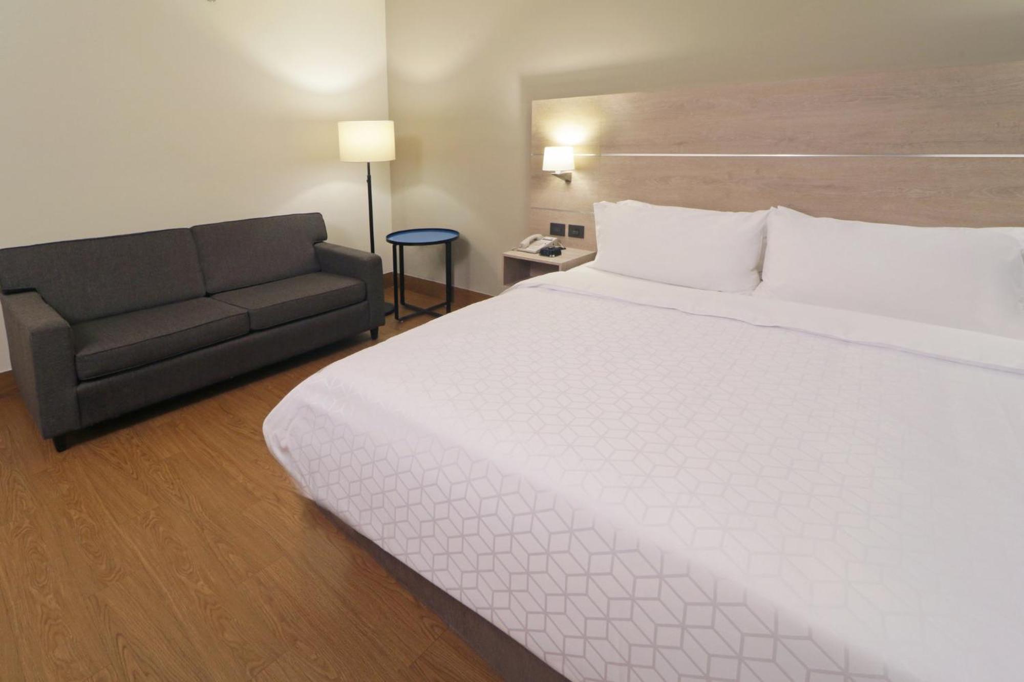 Holiday Inn Express Monterrey Galerias-San Jeronimo By Ihg Exterior photo